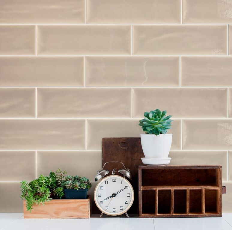 Aria Gloss Brown